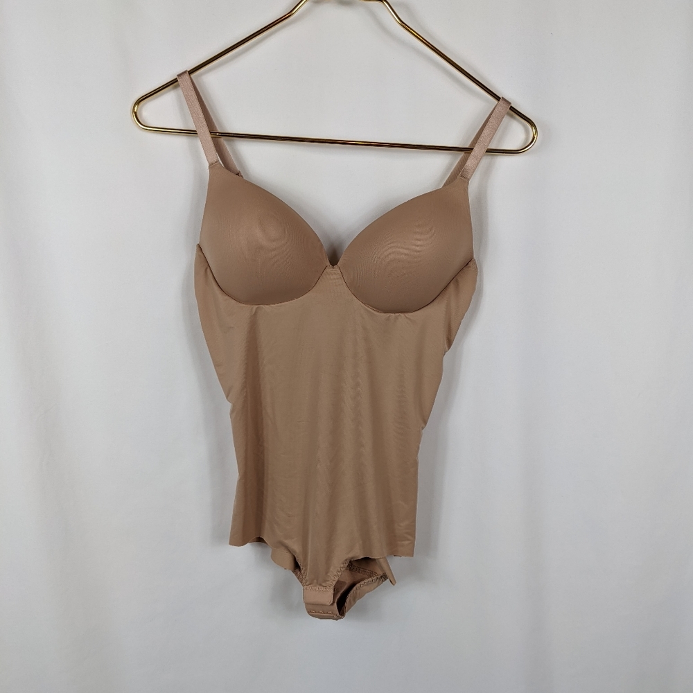 Assets by Spanx Bodysuit Slimmer Beige Nude Wirefree Cups Convertible Bra Sz S